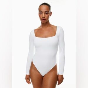 Aritzia Babaton White Square-Neck Long-Sleeve Bodysuit
